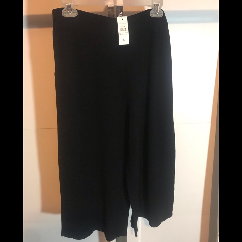 NWT Ann Taylor Black Gaucho Pants Size L